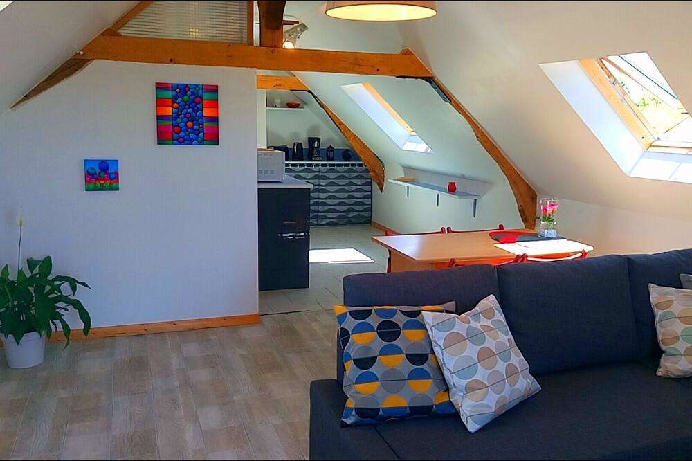 Photo of Livingroom in Saint-Jean-Saint-Germain