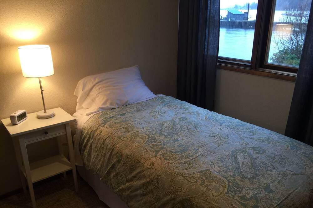 Photo of Bedroom in Langley