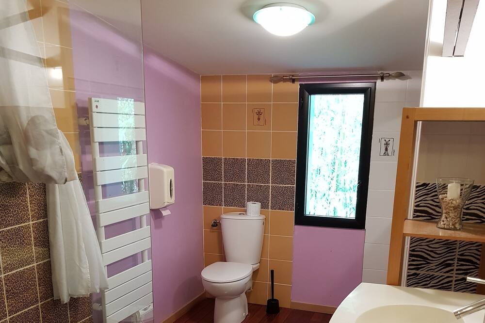 Photo of Bathroom in Saint-Meen-le-Grand