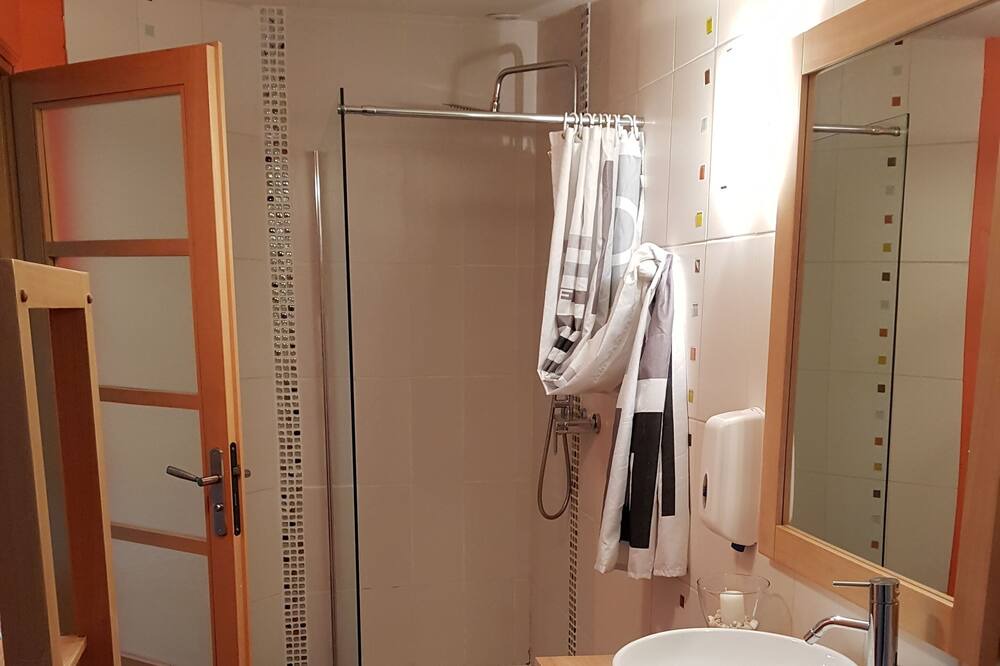 Photo of Bathroom in Saint-Meen-le-Grand
