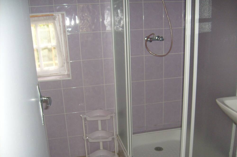 Photo of Bathroom in Matignon