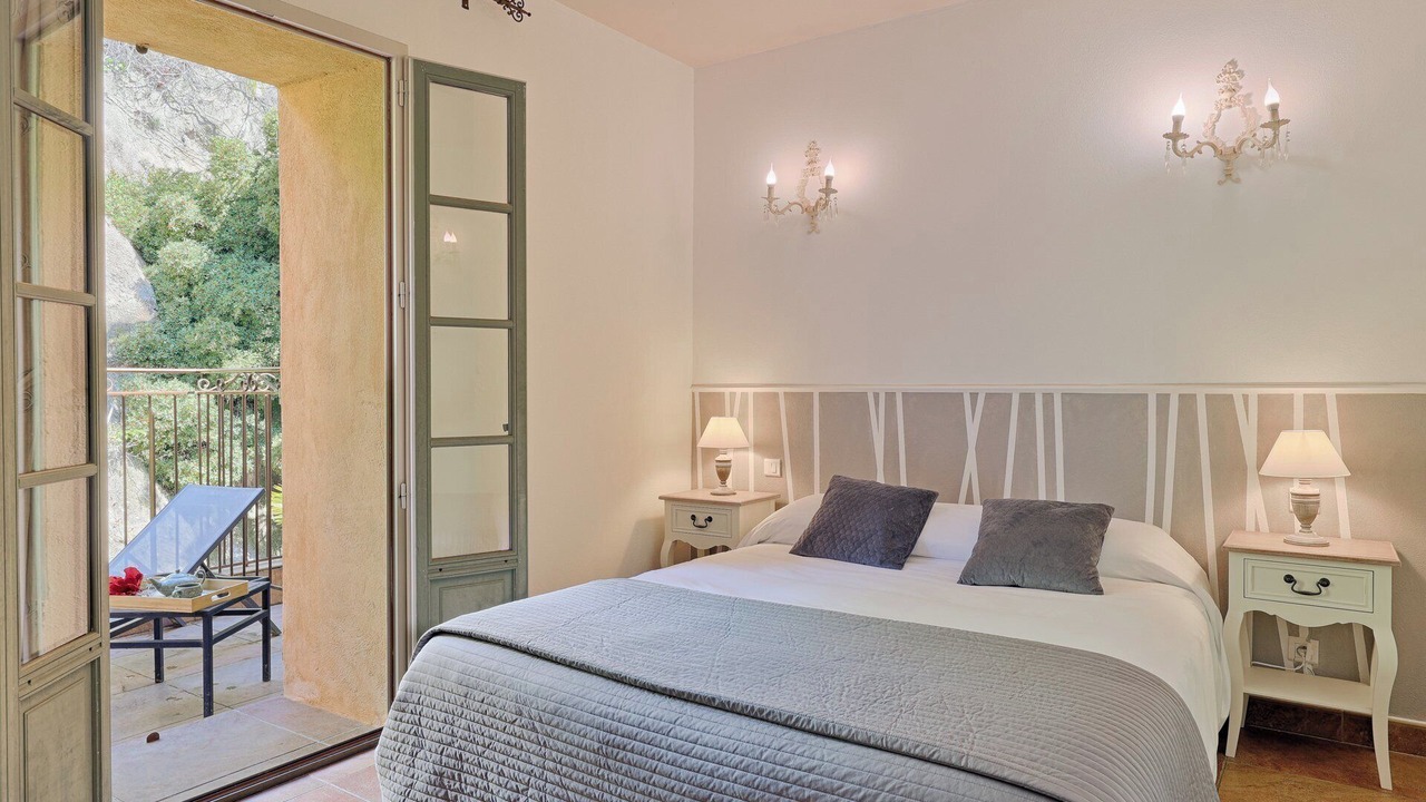 Photo of Bedroom in Bormes-Les-Mimosas