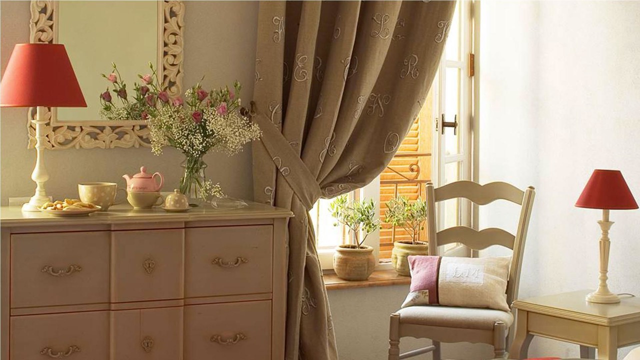 Photo of Bedroom in Bormes-Les-Mimosas