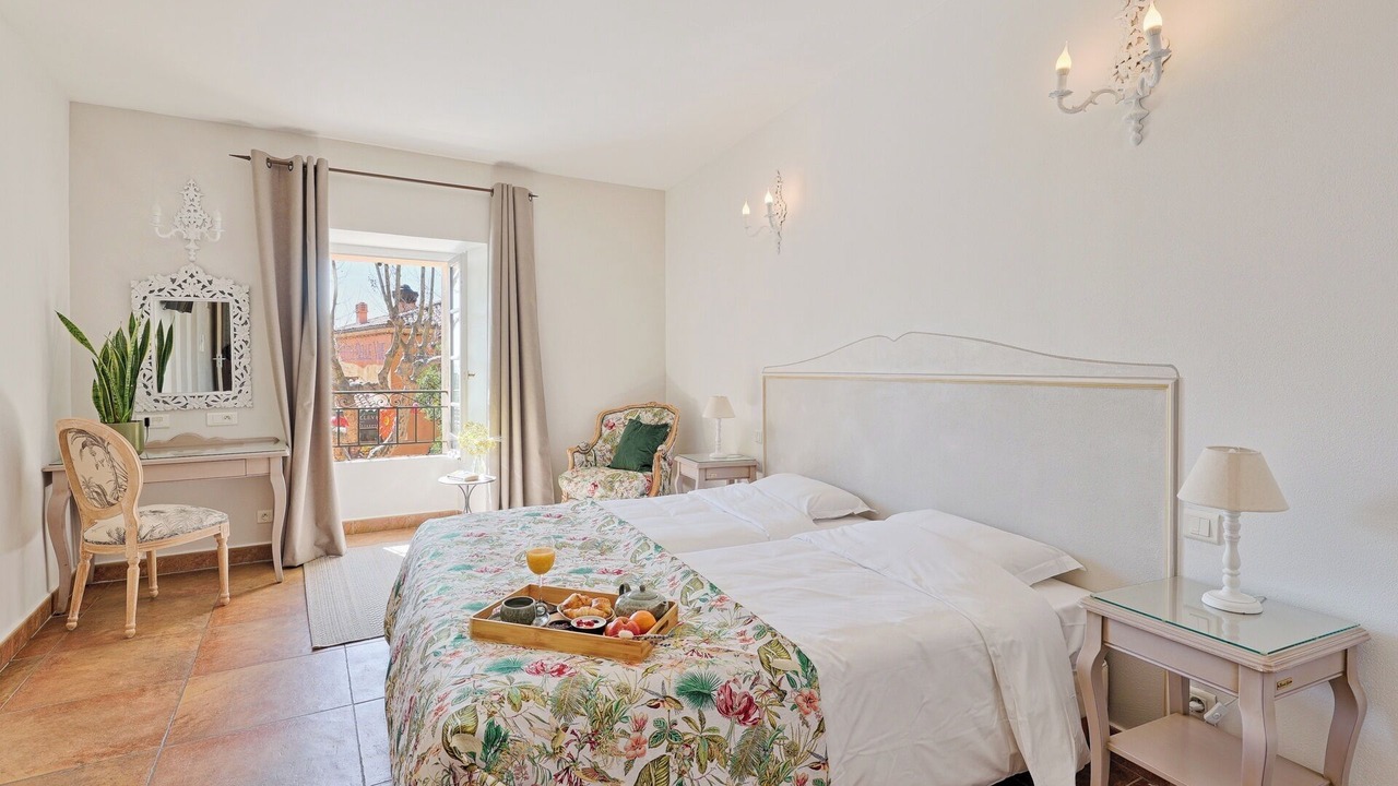 Photo of Bedroom in Bormes-Les-Mimosas
