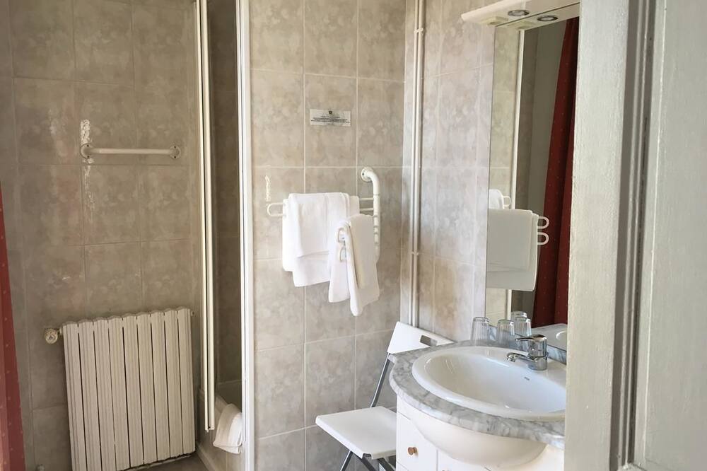 Photo of Bathroom in Latour-de-Carol
