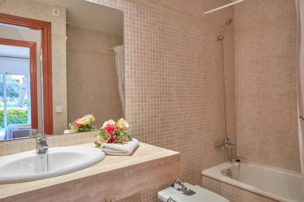 Photo of Bathroom in Pals