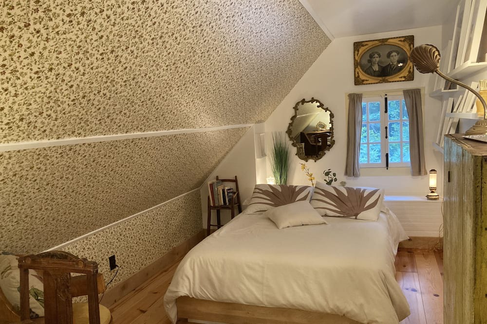 Photo of Bedroom in Saint-Laurent-de-l'ile d'Orleans