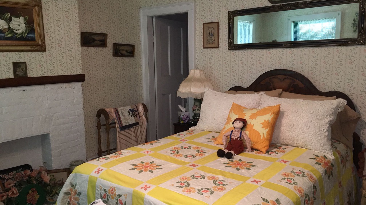 Photo of Bedroom in Utica