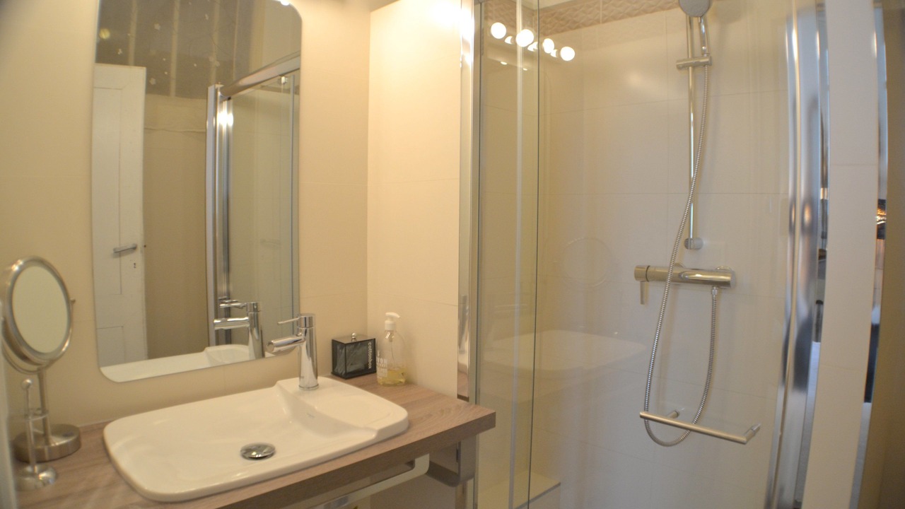 Photo of Bathroom in Saint Genes