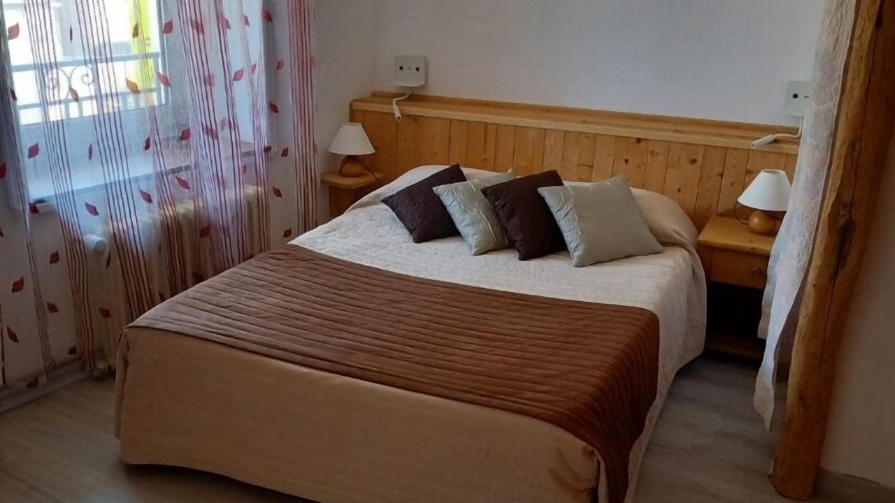 Photo of Bedroom in Saulieu