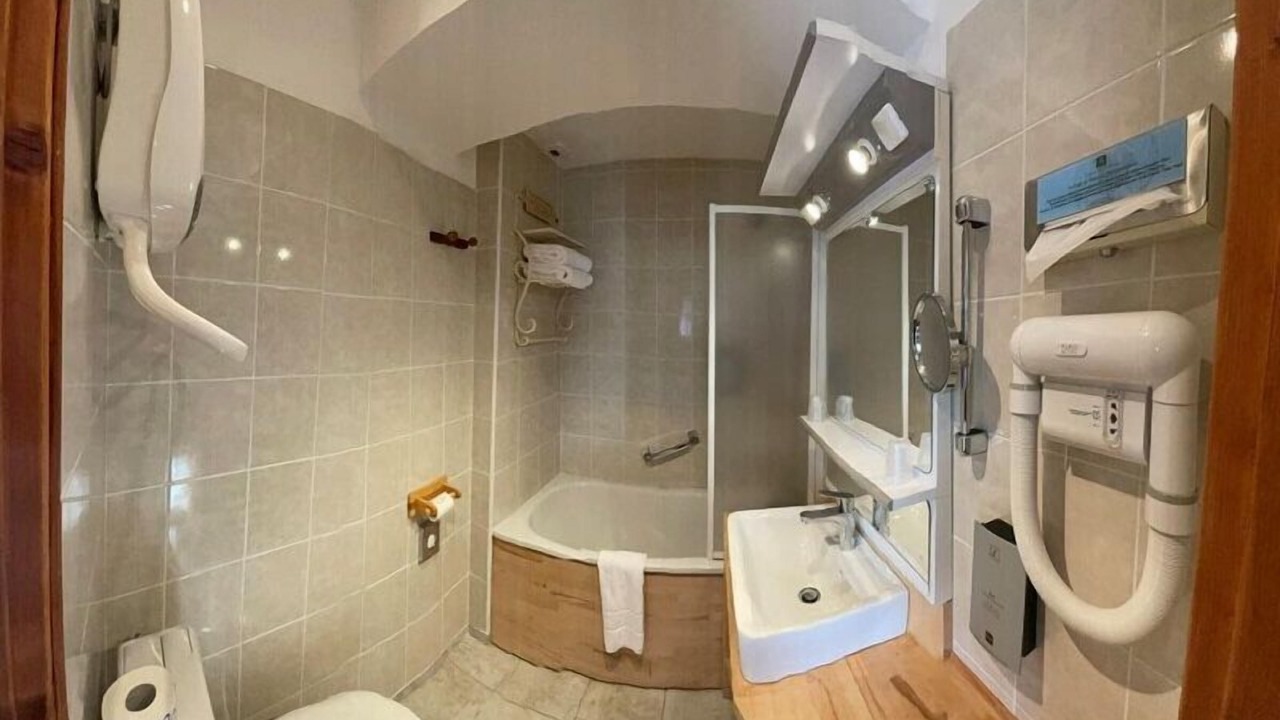 Photo of Bedroom in Saulieu