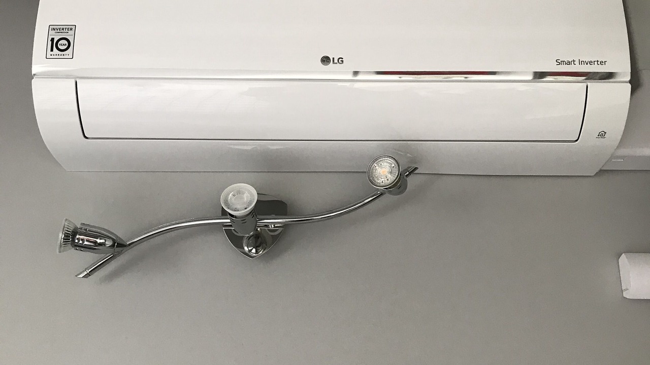 Photo of Bedroom in Neuville-sous-Montreuil