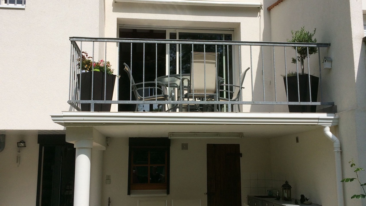 Photo of Patio Balcony in Neuville-sous-Montreuil
