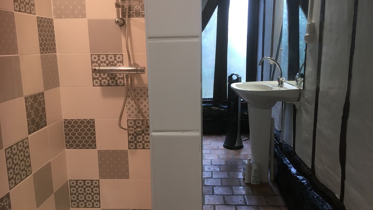 Photo of Bathroom in Montcavrel