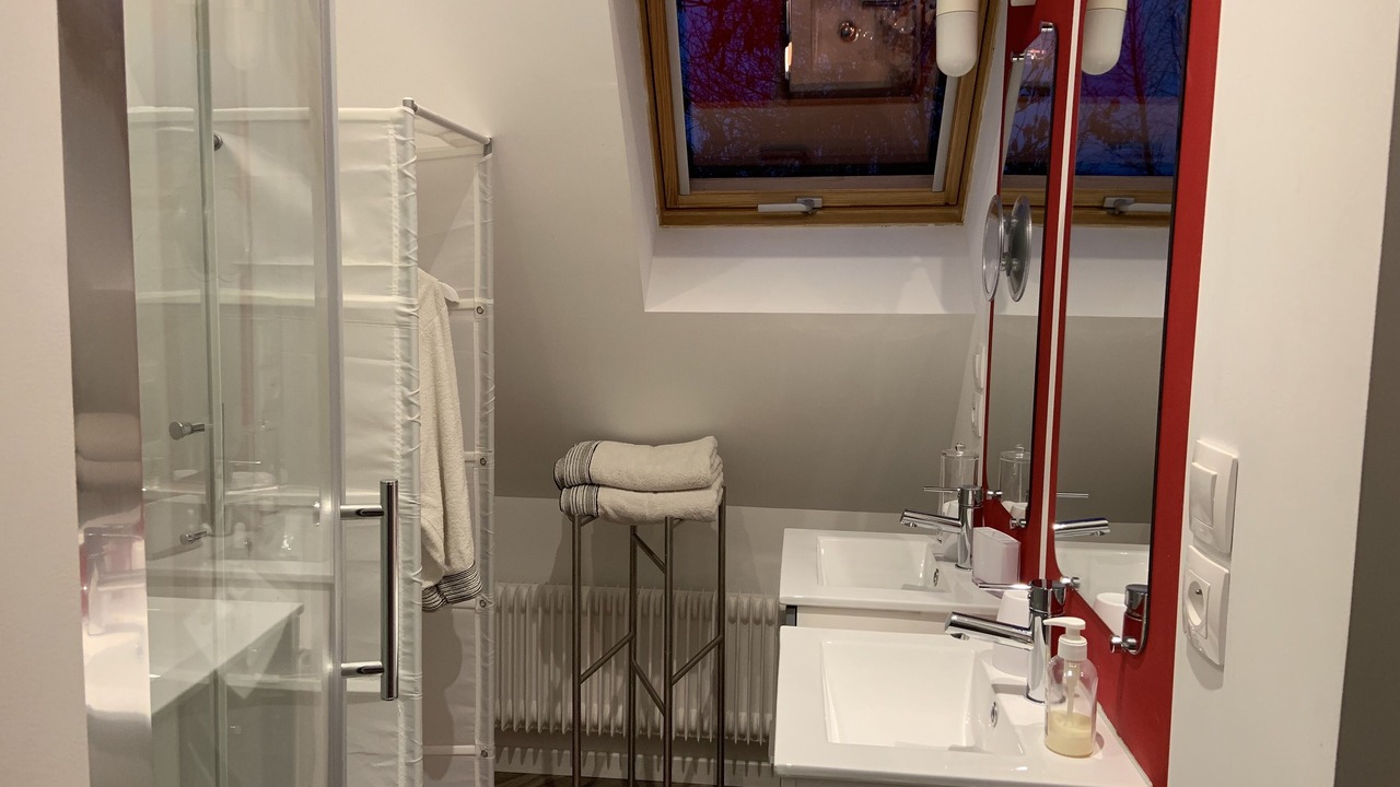 Photo of Bathroom in Montcavrel