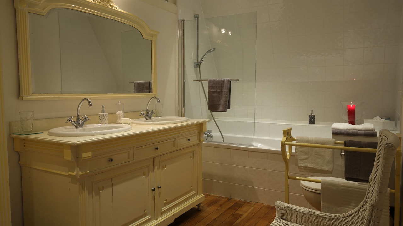 Photo of Bathroom in Saint-Germain-le-Guillaume