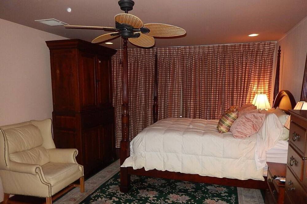 Photo of Bedroom in Riverside Park