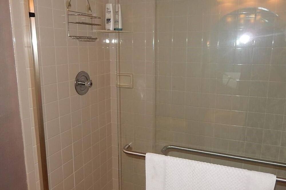 Photo of Bathroom in Riverside Park