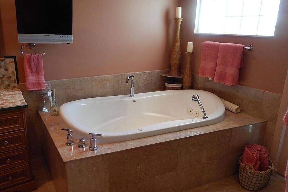 Photo of Bathroom in Riverside Park