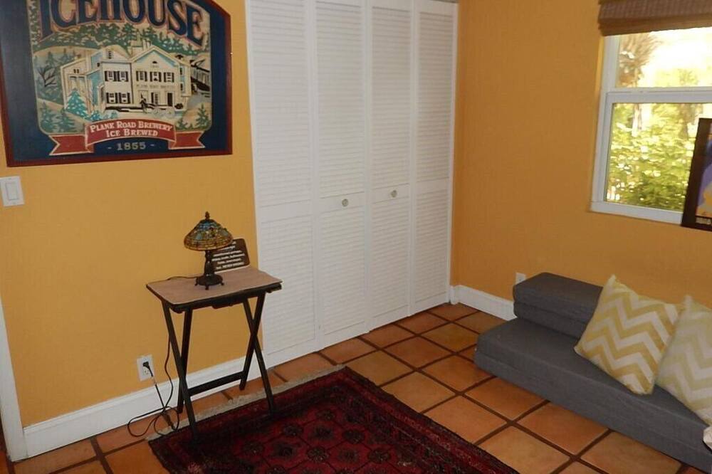 Photo of Livingroom in Riverside Park