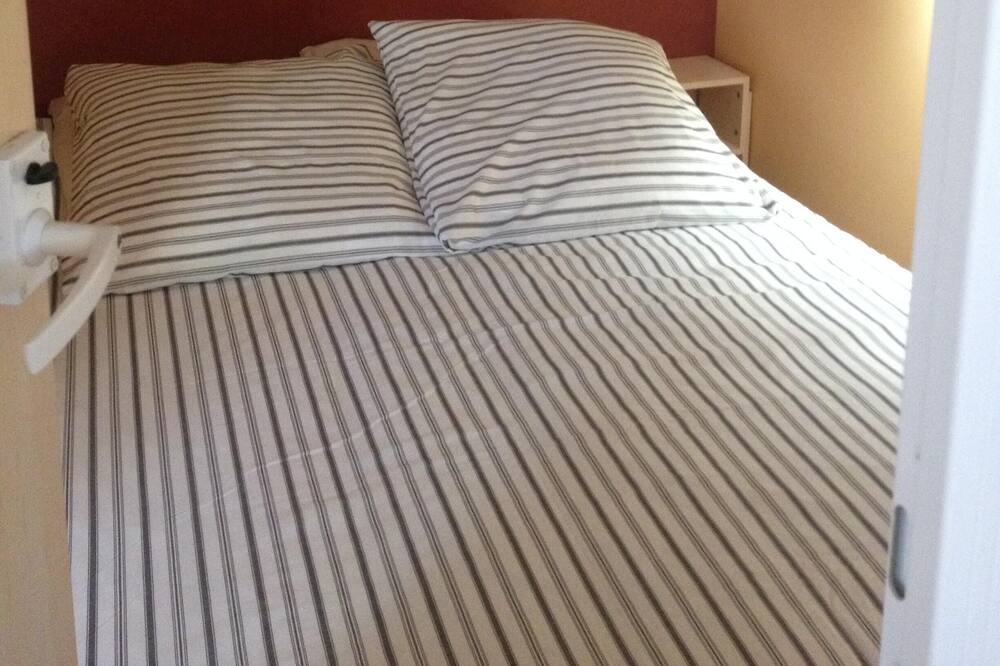 Photo of Bedroom in Frontignan