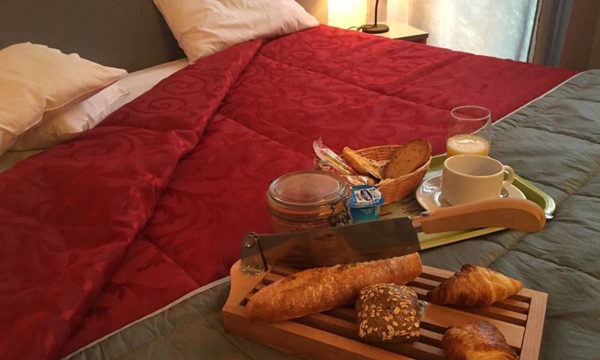 Photo of Bedroom in Cours