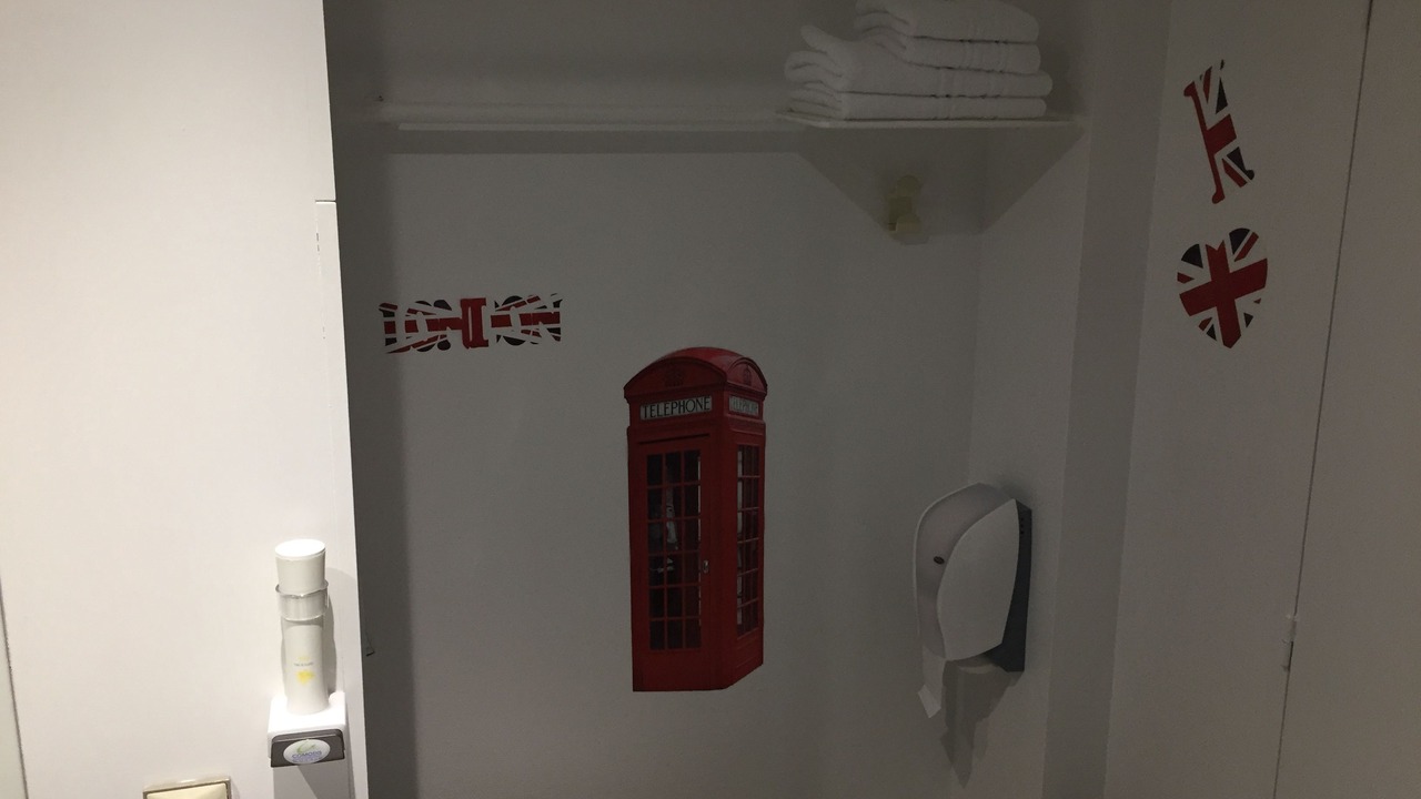 Photo of Bathroom in Cours