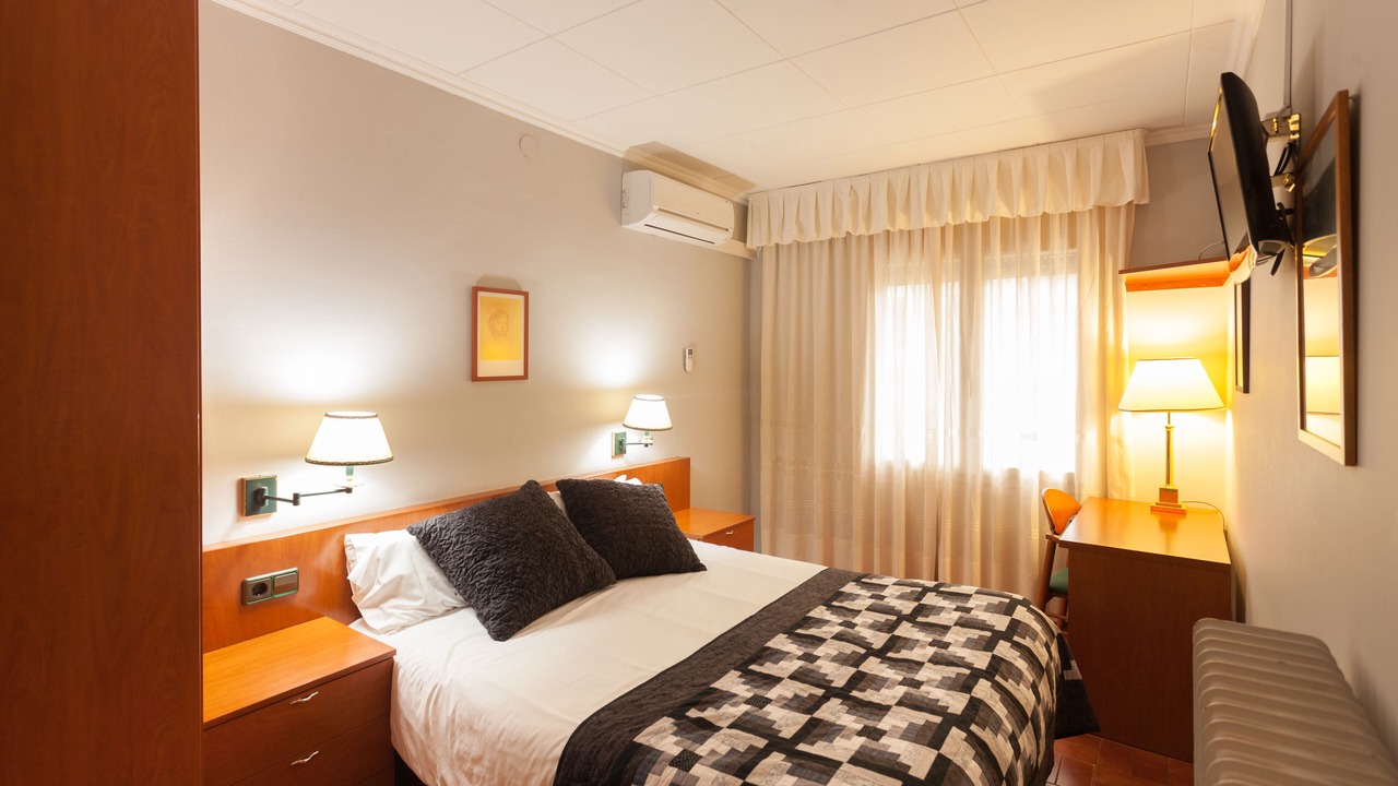 Photo of Bedroom in Cubells