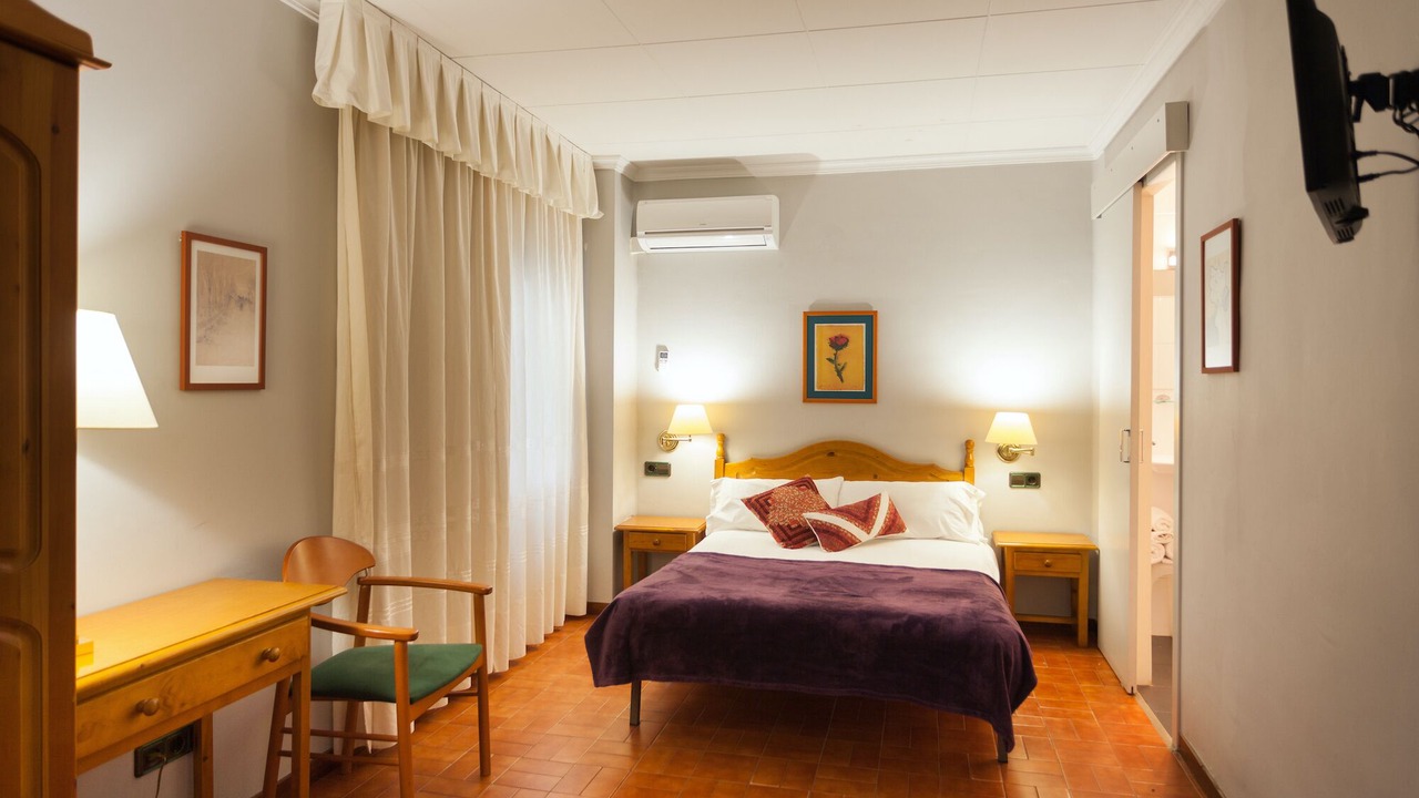 Photo of Bedroom in Cubells