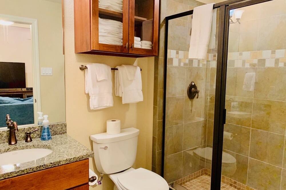 Photo of Bathroom in Highland Lake Estates