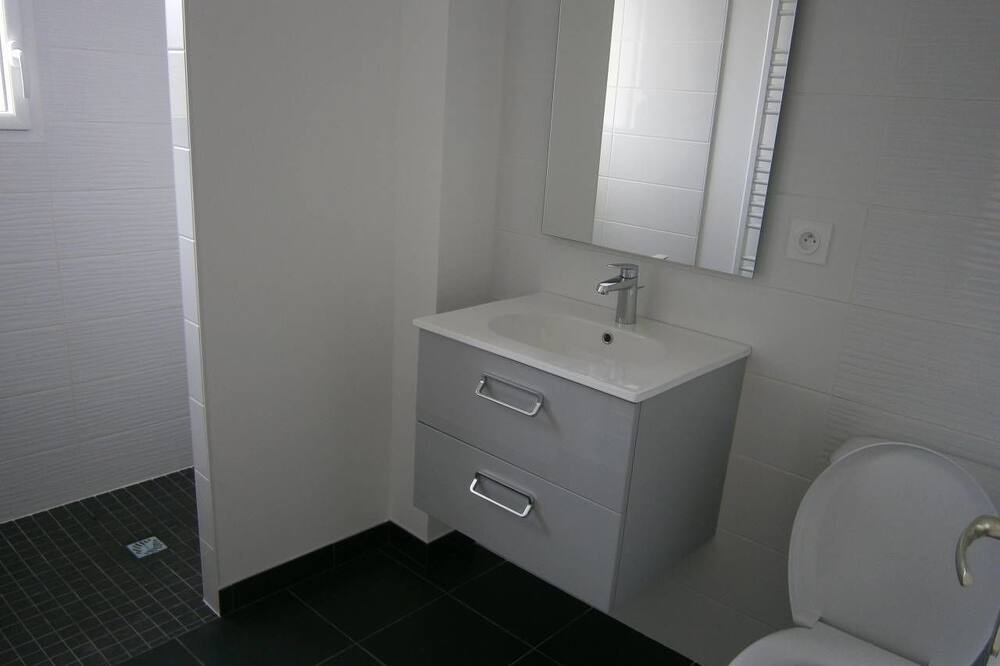 Photo of Bathroom in Chinon