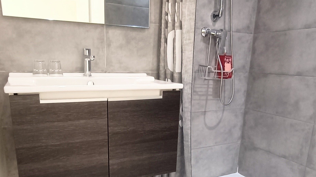Photo of Bathroom in Reauville