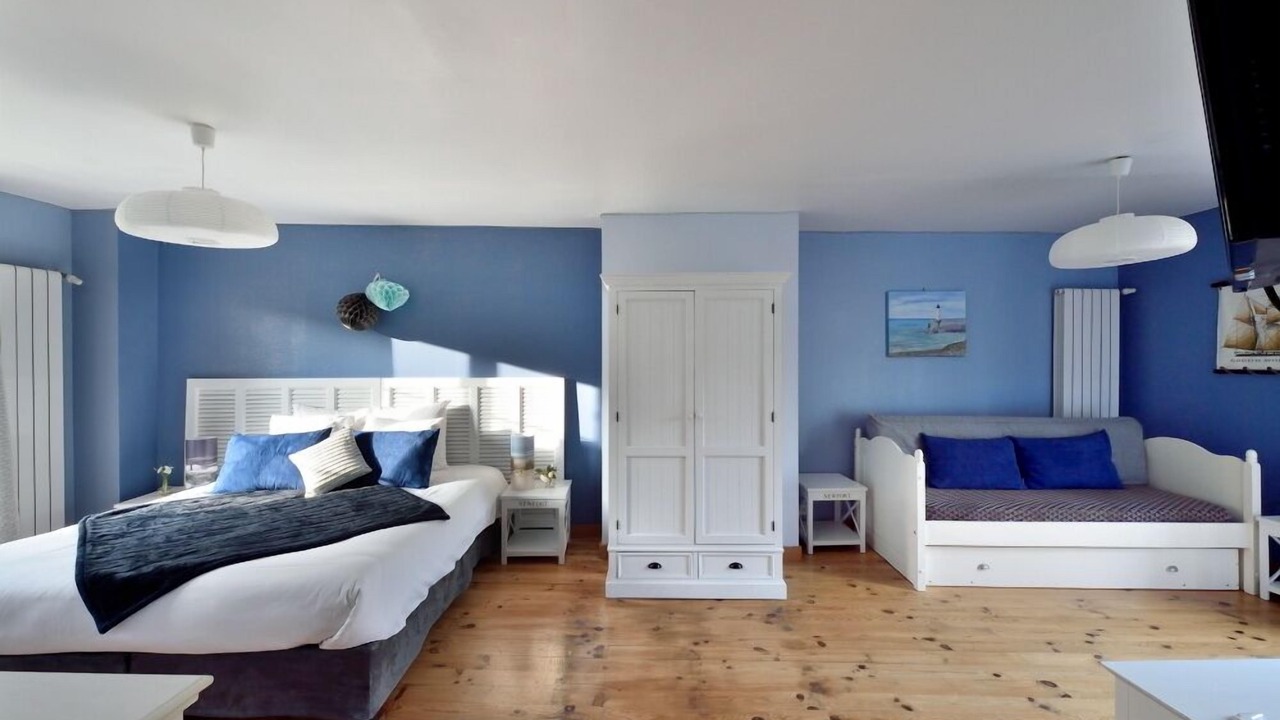 Photo of Bedroom in Vienne-en-Arthies