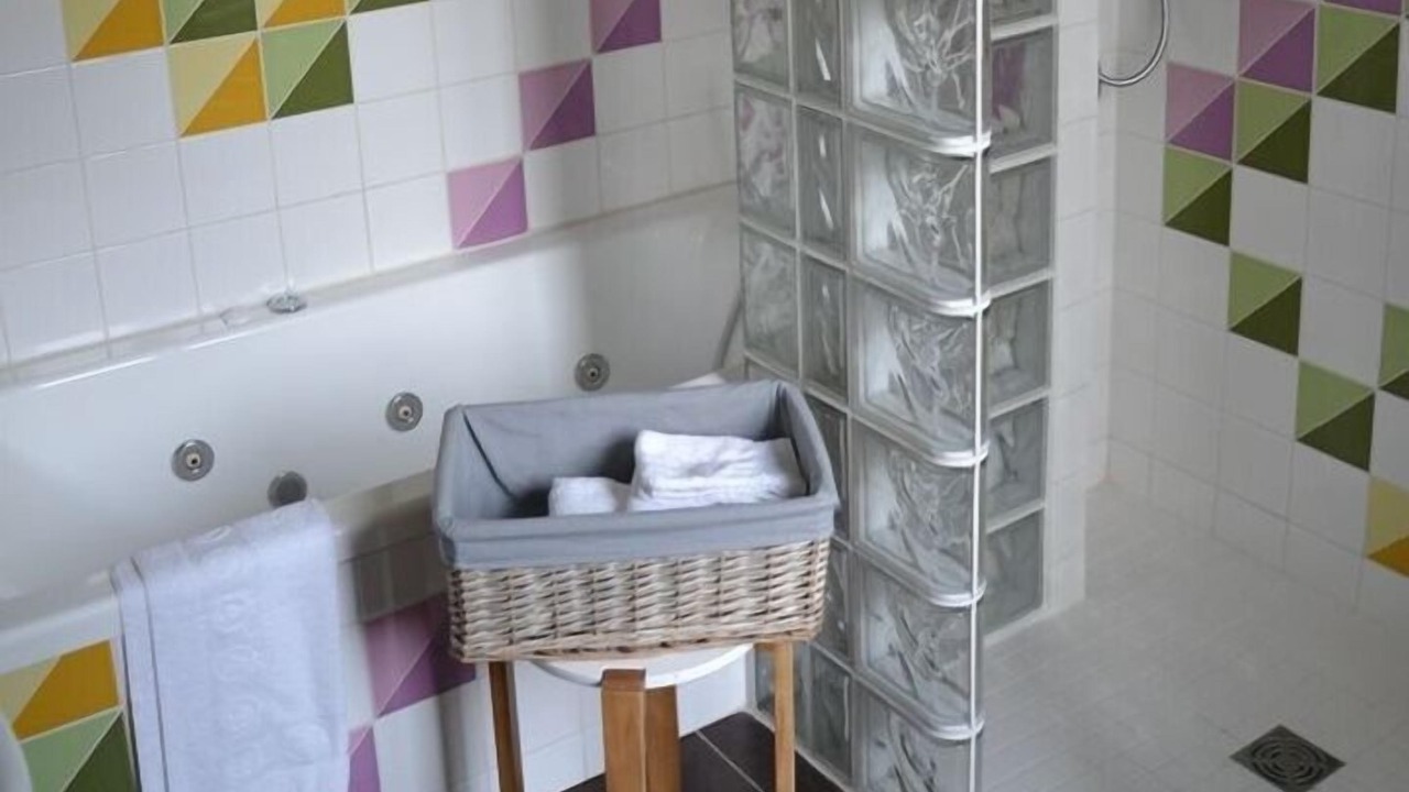 Photo of Bedroom in Vienne-en-Arthies