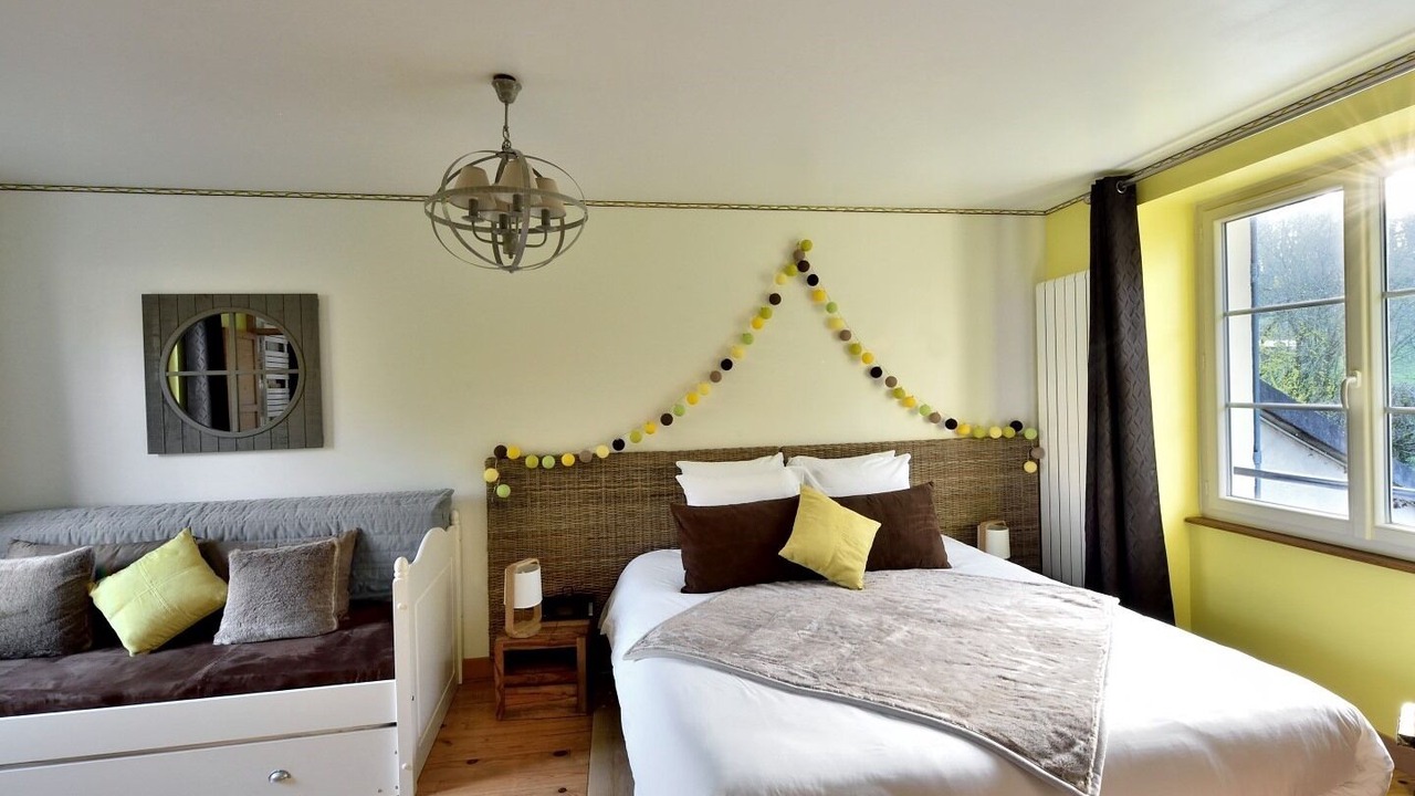 Photo of Bedroom in Vienne-en-Arthies