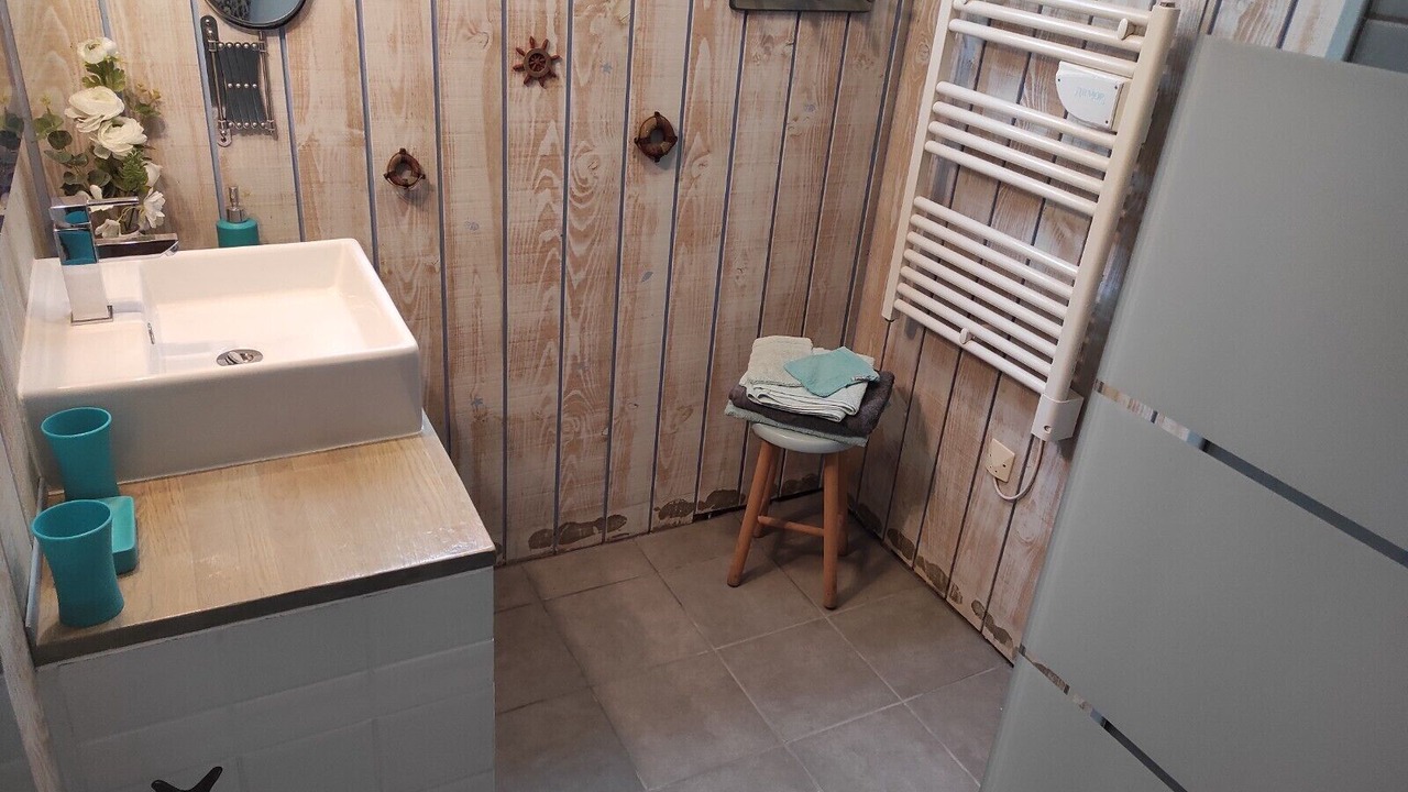 Photo of Bathroom in Lamballe