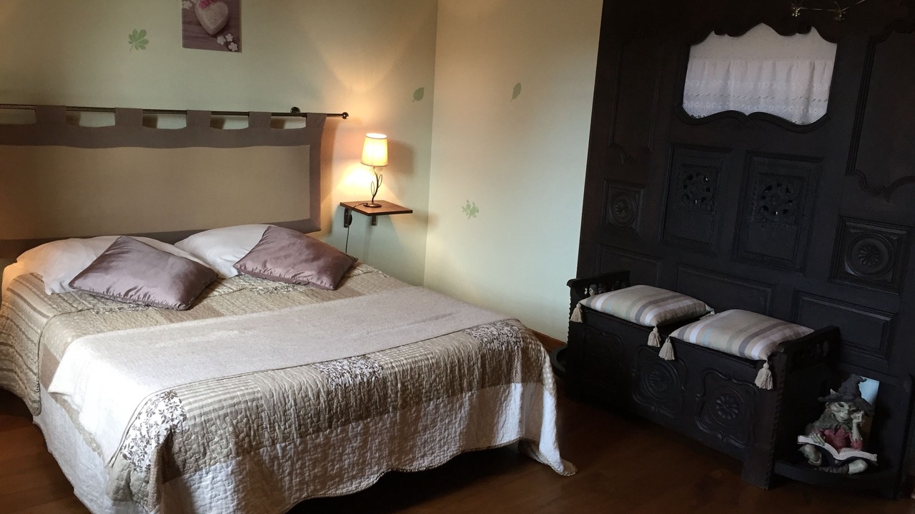 Photo of Bedroom in Lamballe