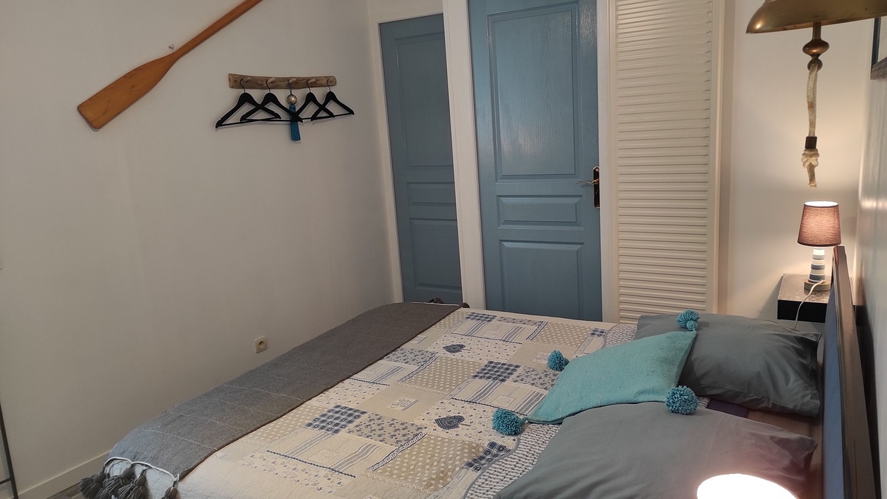 Photo of Bedroom in Lamballe