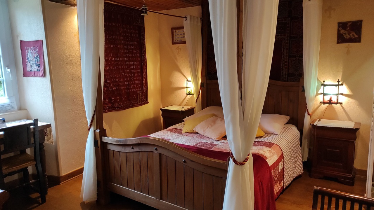 Photo of Bedroom in Lamballe