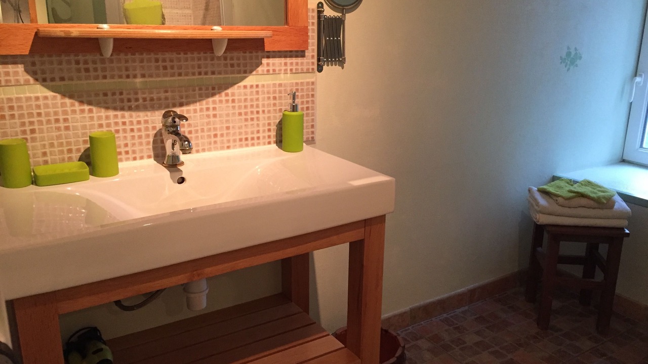 Photo of Bathroom in Lamballe