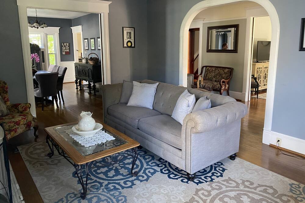 Photo of Livingroom in Auburn