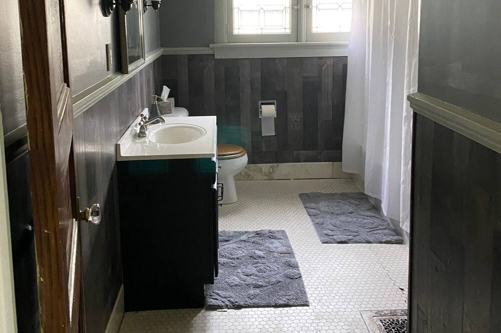 Photo of Bathroom in Auburn