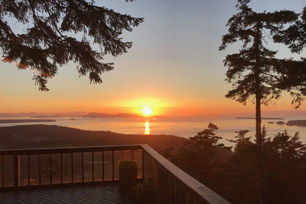 Photo of Others in Eastsound