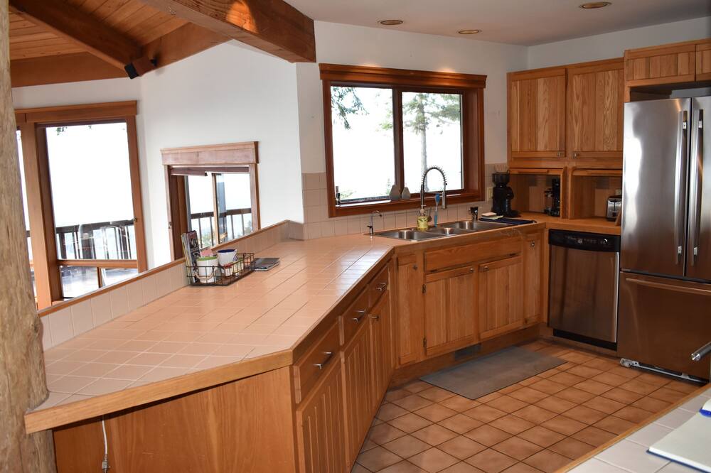 Photo of Kitchen in Eastsound