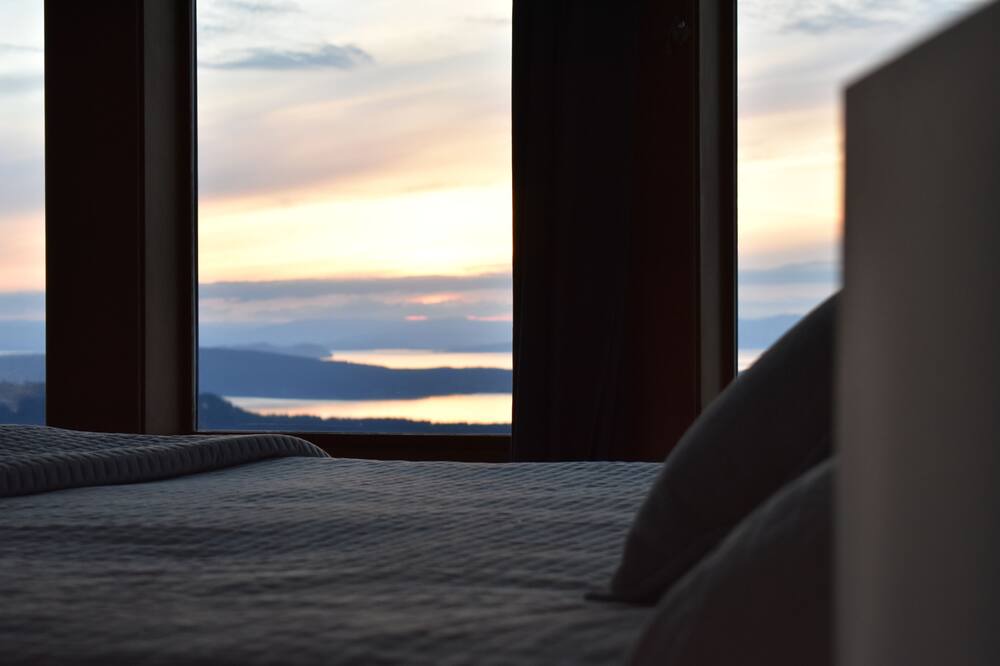 Photo of Bedroom in Eastsound