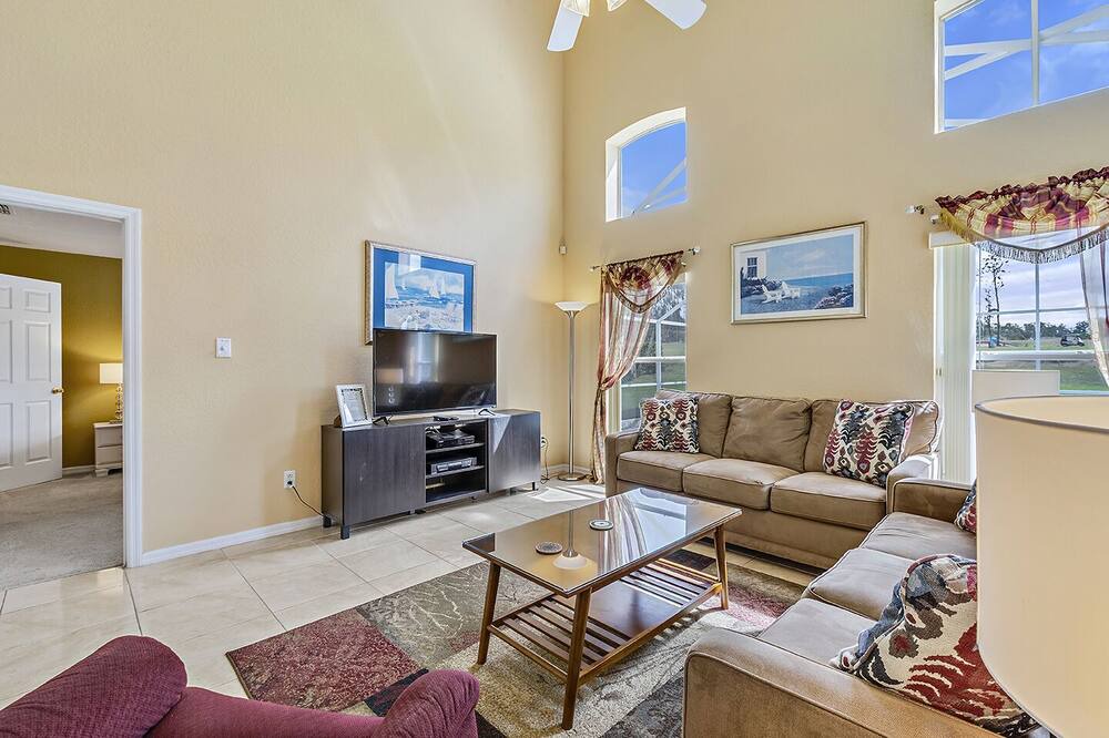 Photo of Livingroom in Highlands Reserve