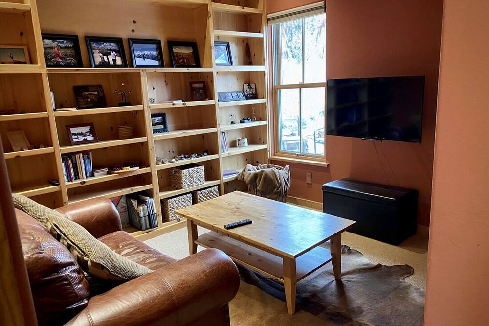 Photo of Bedroom in Pleasant Valley