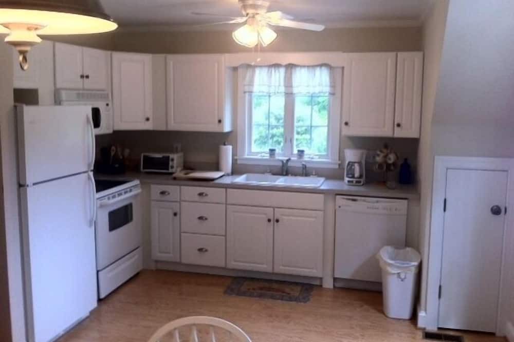 Photo of Kitchen in Moon