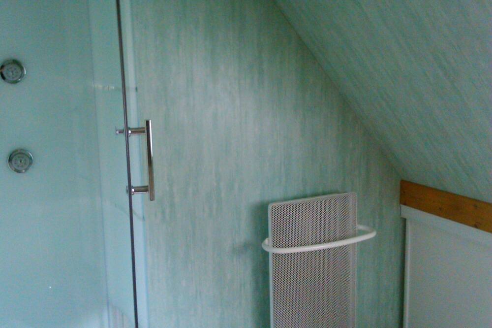 Photo of Bathroom in Coudray-Rabut