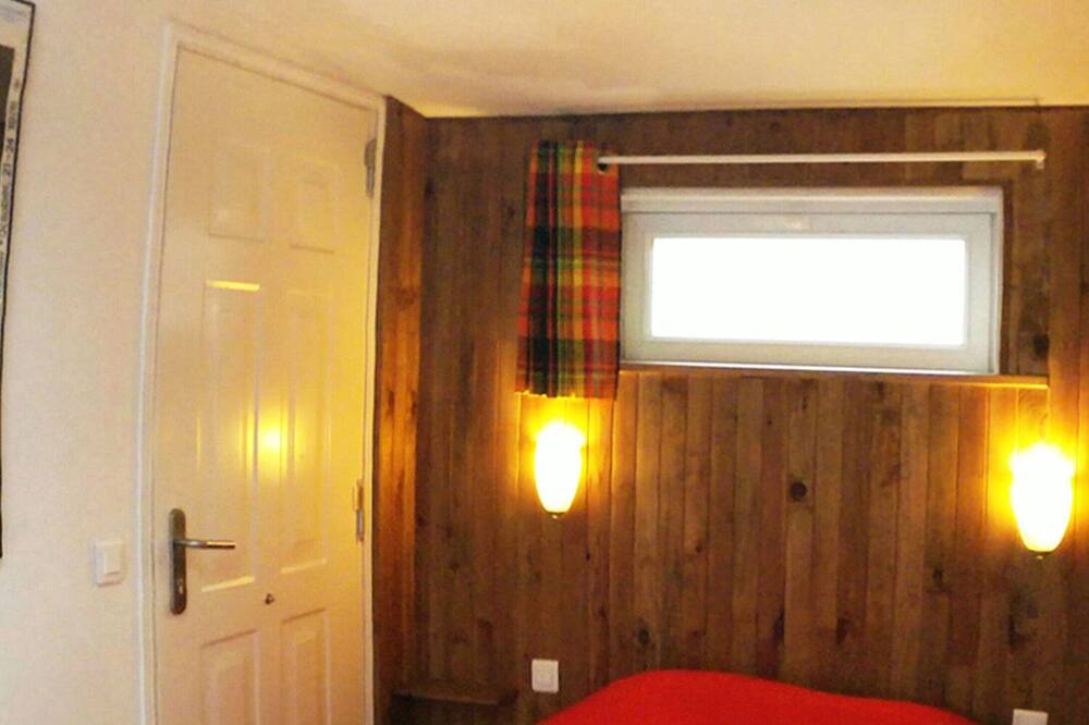 Photo of Bedroom in Casselardit